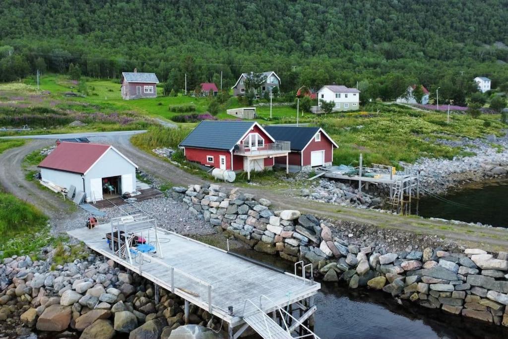 Leilighet I Rorbu Pa Kaldfarnes - Yttersia Senja Bagian luar foto