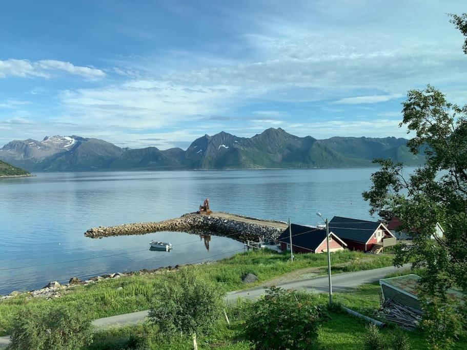 Leilighet I Rorbu Pa Kaldfarnes - Yttersia Senja Bagian luar foto