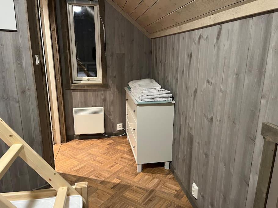 Leilighet I Rorbu Pa Kaldfarnes - Yttersia Senja Bagian luar foto
